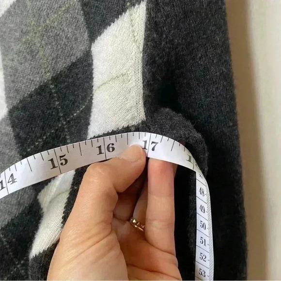 Kenar 100% Merino Wool Argyle V-Neck Sweater, Small (Fits Like XS), Vintage - Picture 10 of 10